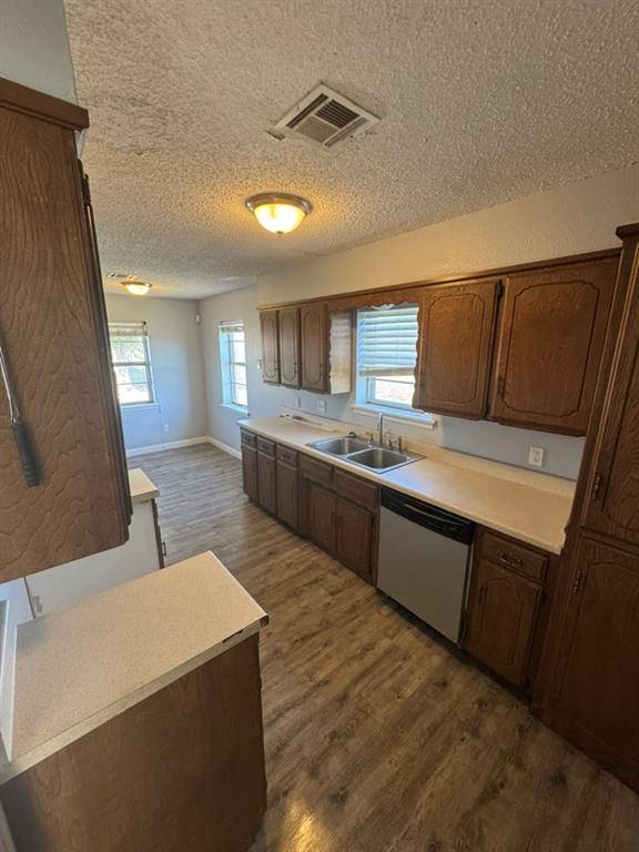 725 Elm AVE, Geary, OK 73040