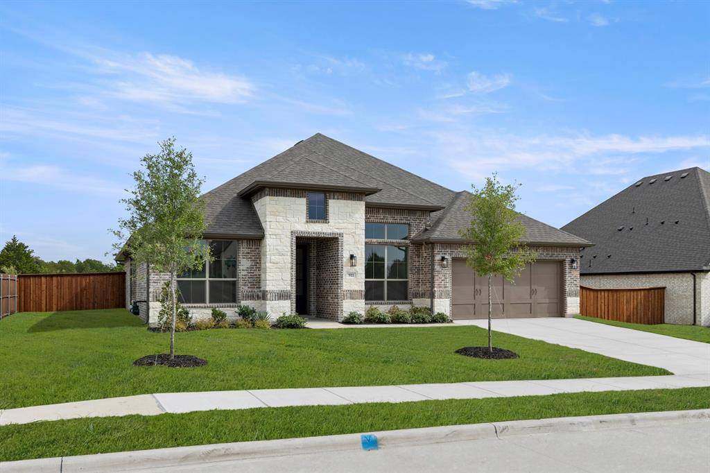 911 Allegro Avenue, Forney, TX 75126
