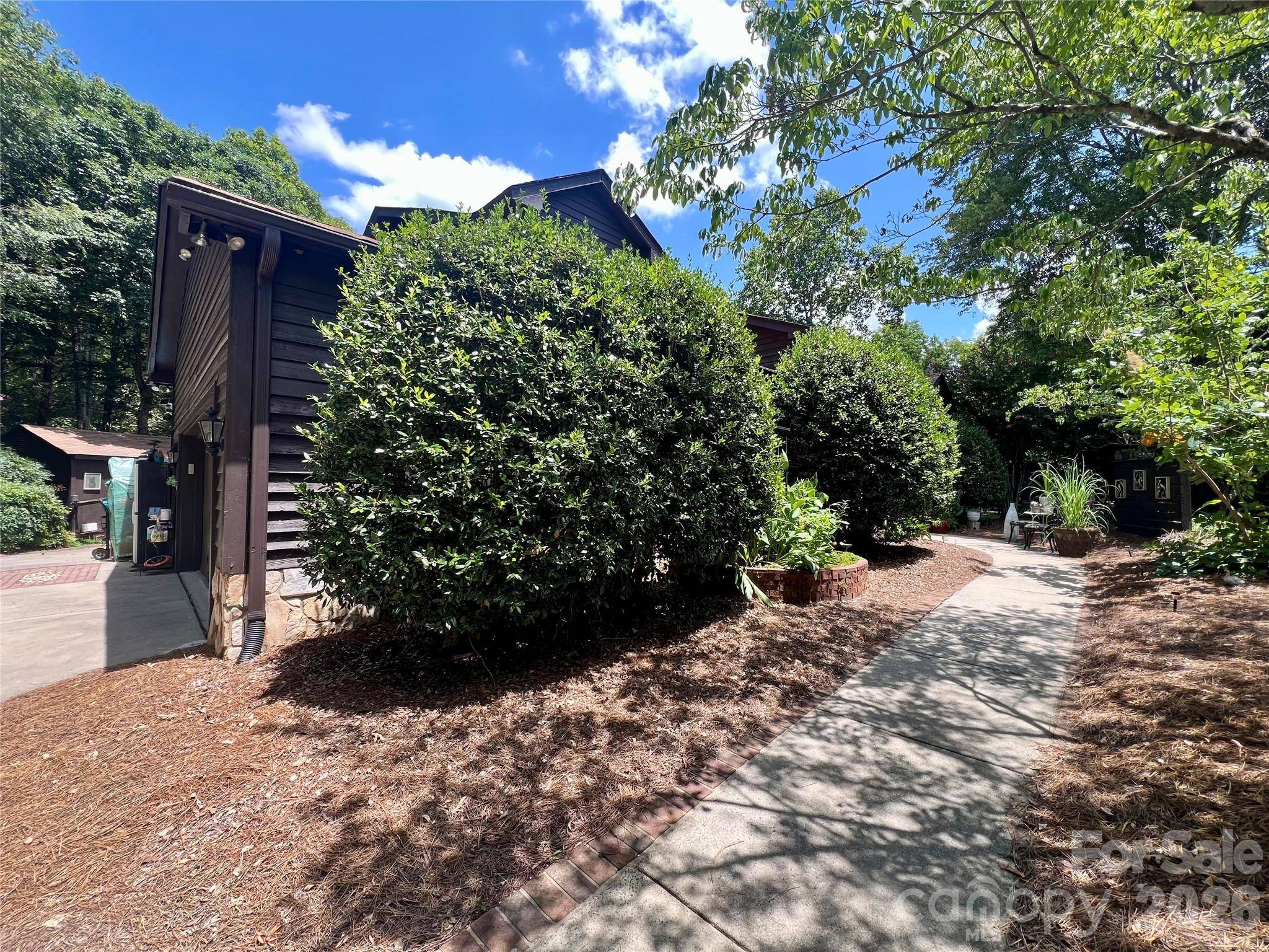 200 Foxlair CT, Matthews, NC 28105