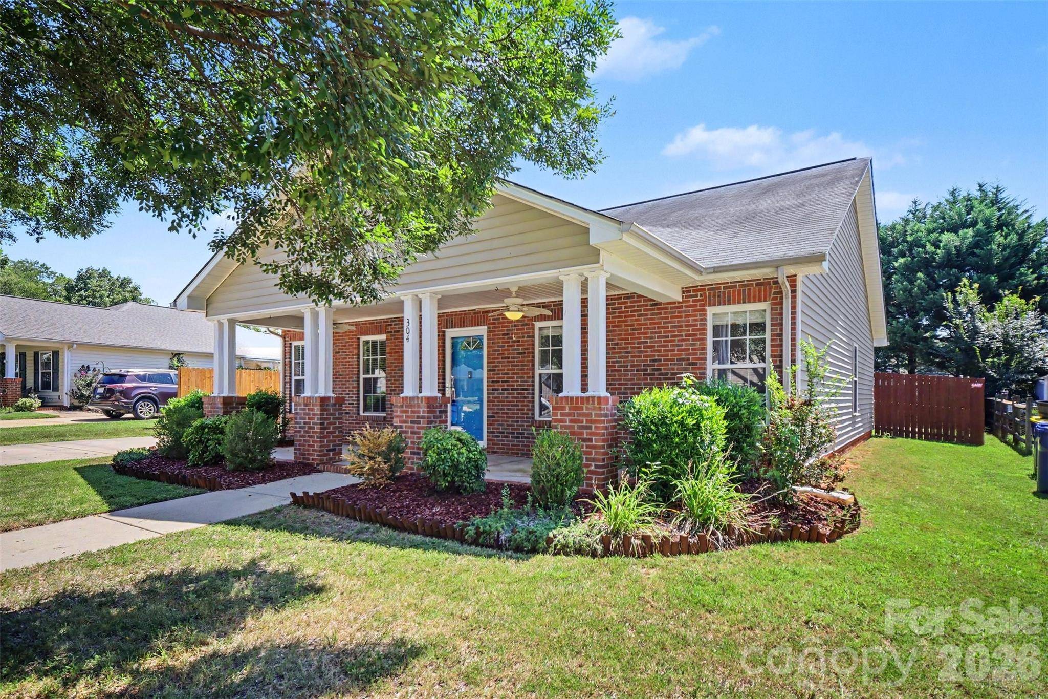 304 Llewellyn ST, Belmont, NC 28012