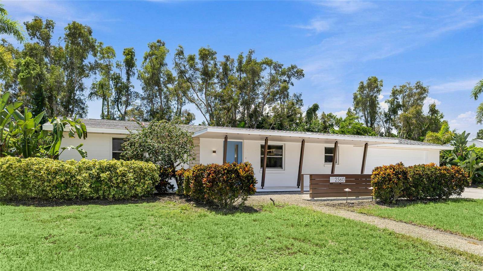 2560 SUNNYSIDE ST, Sarasota, FL 34239