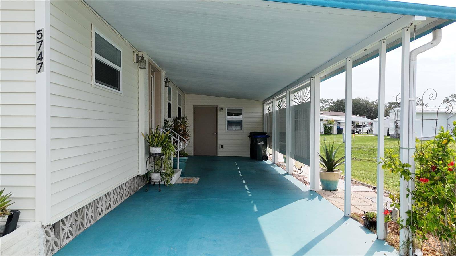 5747 HOLIDAY PARK BLVD, North Port, FL 34287