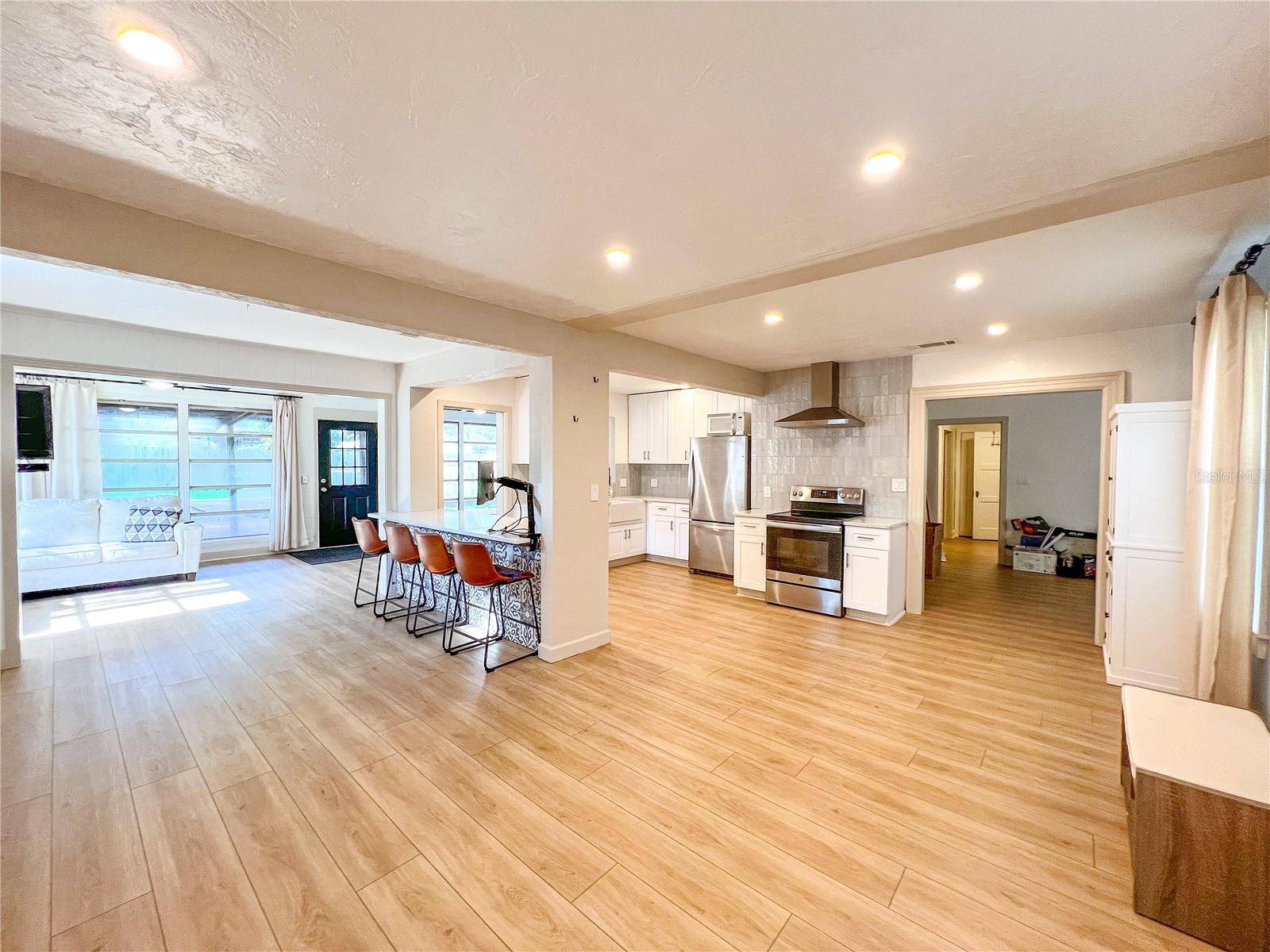 215 NW 16TH AVE, Gainesville, FL 32601