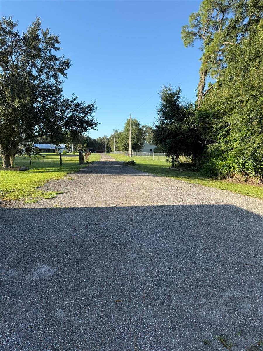 1978 WOOTEN RD, Dover, FL 33527
