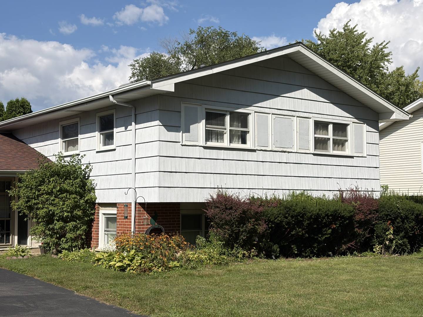 570 JAMISON LN, Hoffman Estates, IL 60169