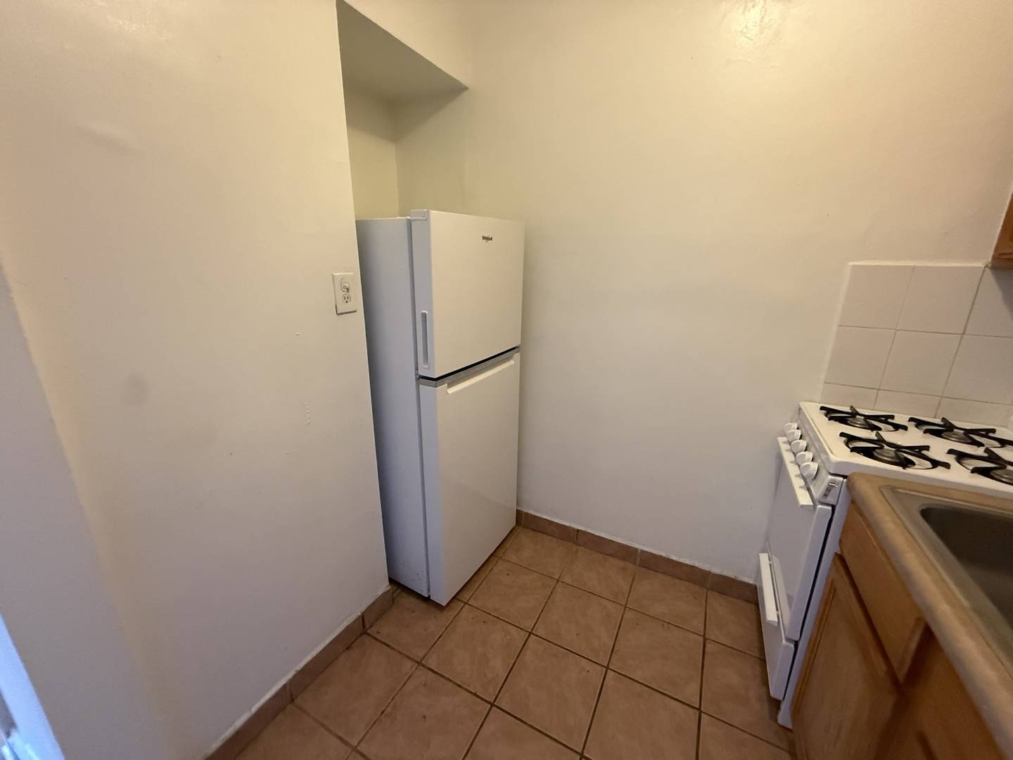 1135 W Lunt AVE #202, Chicago, IL 60626