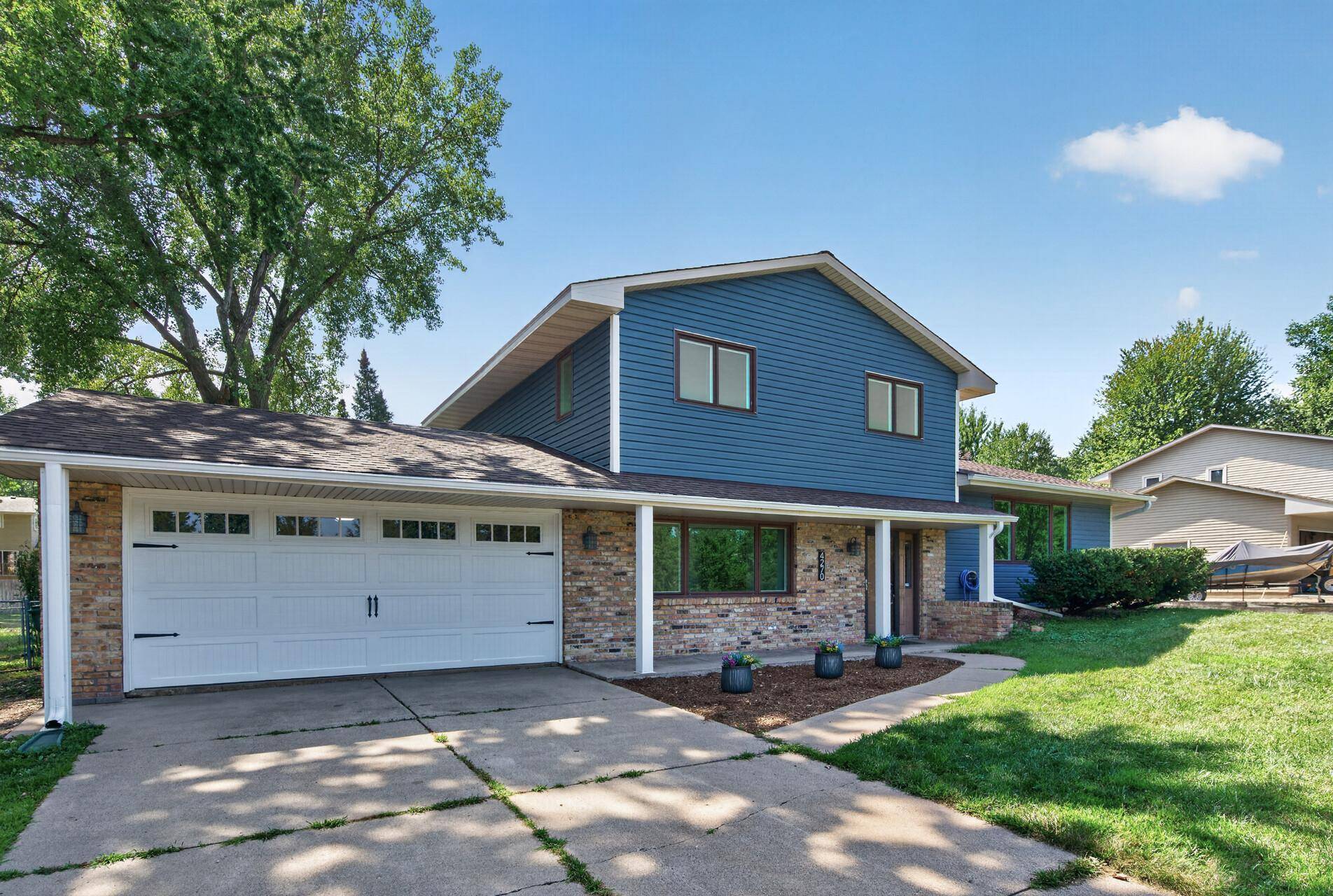 4270 Quaker LN N, Plymouth, MN 55441
