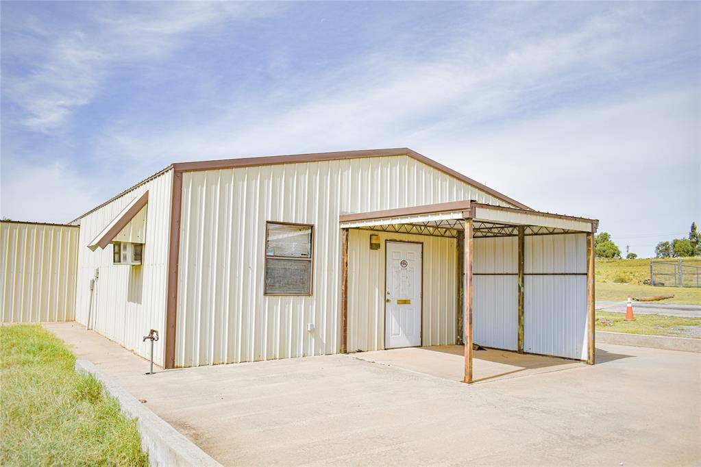 100 N Santa Fe AVE, Reydon, OK 73660