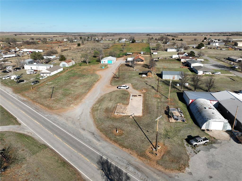 708 Town East Ash ST, Carnegie, OK 73015
