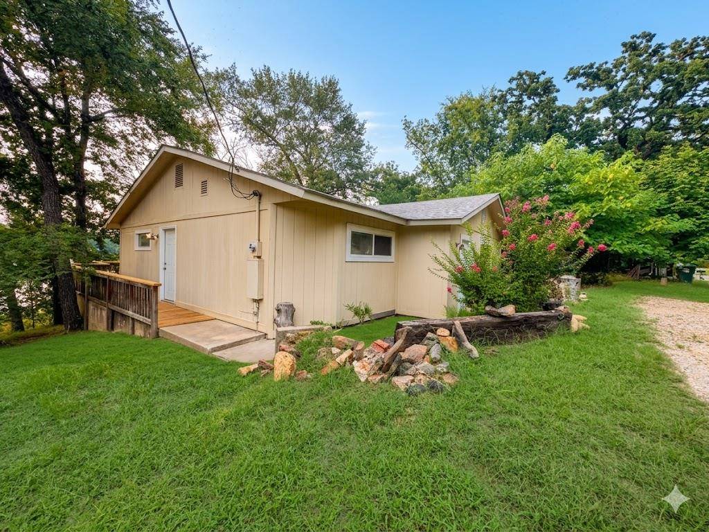 1106 Peninsula DR, Fort Towson, OK 74735