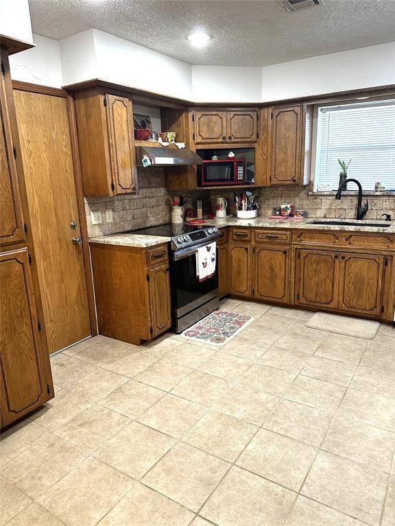 221 Sooner RD, Holdenville, OK 74848