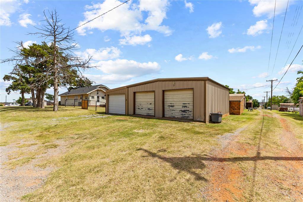 500 Adams ST, Bessie, OK 73622