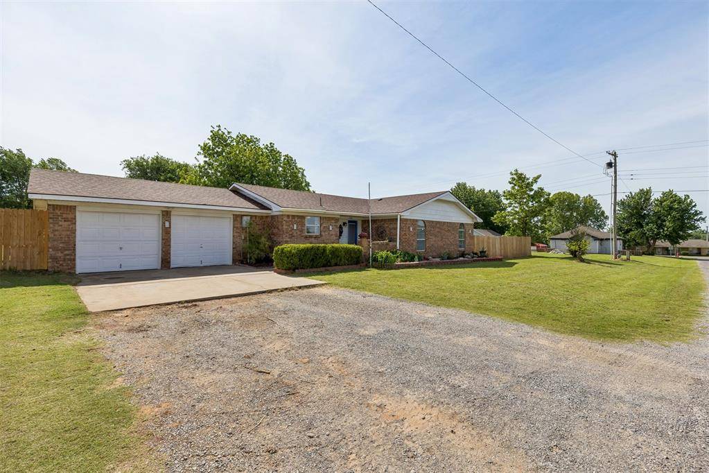 102 N Locust ST, Fletcher, OK 73541
