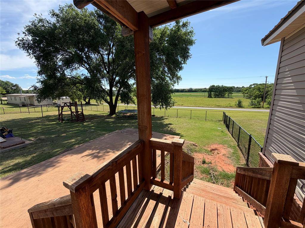 902 Banks ST, Hammon, OK 73650