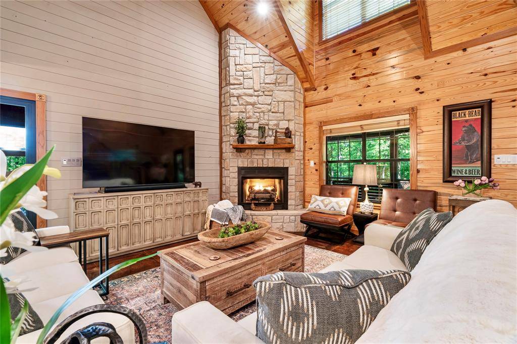61 Jetty LN, Hochatown, OK 74728