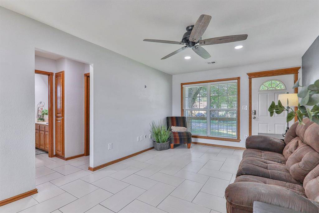 401 S 21st ST, Collinsville, OK 74021