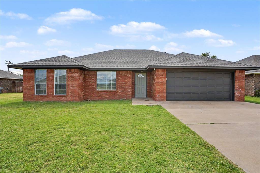 1613 Sommerset PL, Altus, OK 73521