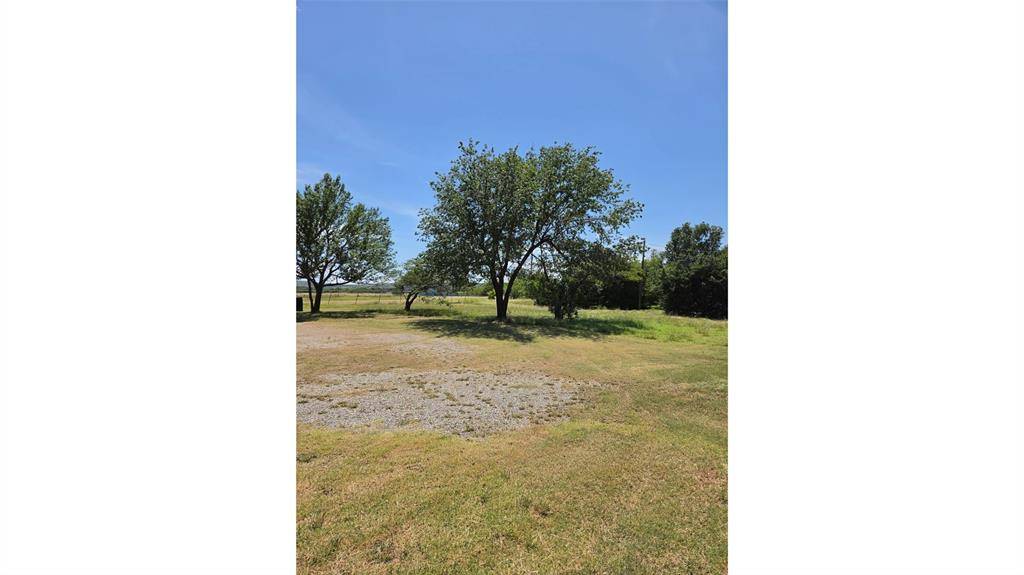 9086 State  OK-19 HWY, Apache, OK 73006