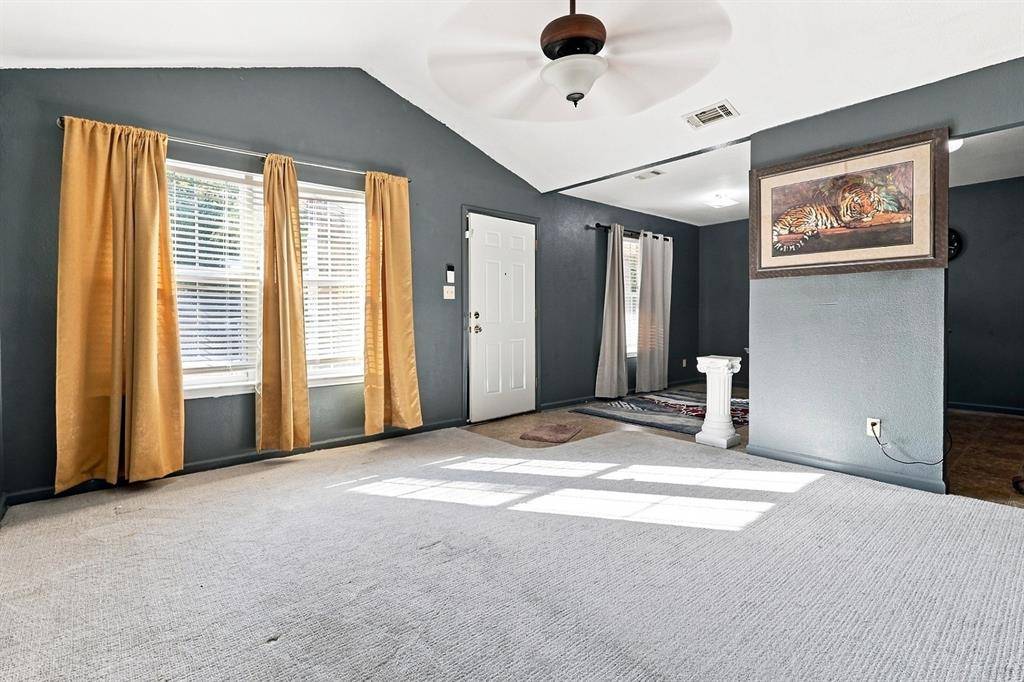 2335 Bethurum Avenue, Dallas, TX 75215
