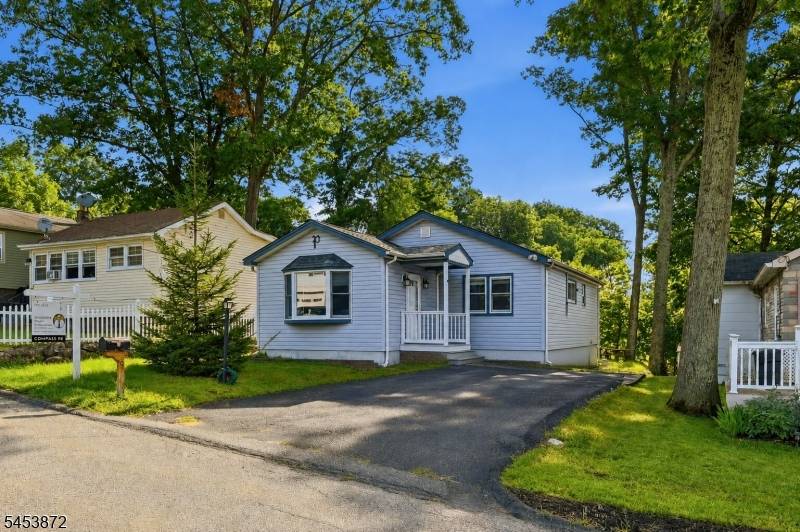 305 Tulsa Trl, Hopatcong Boro, NJ 07843