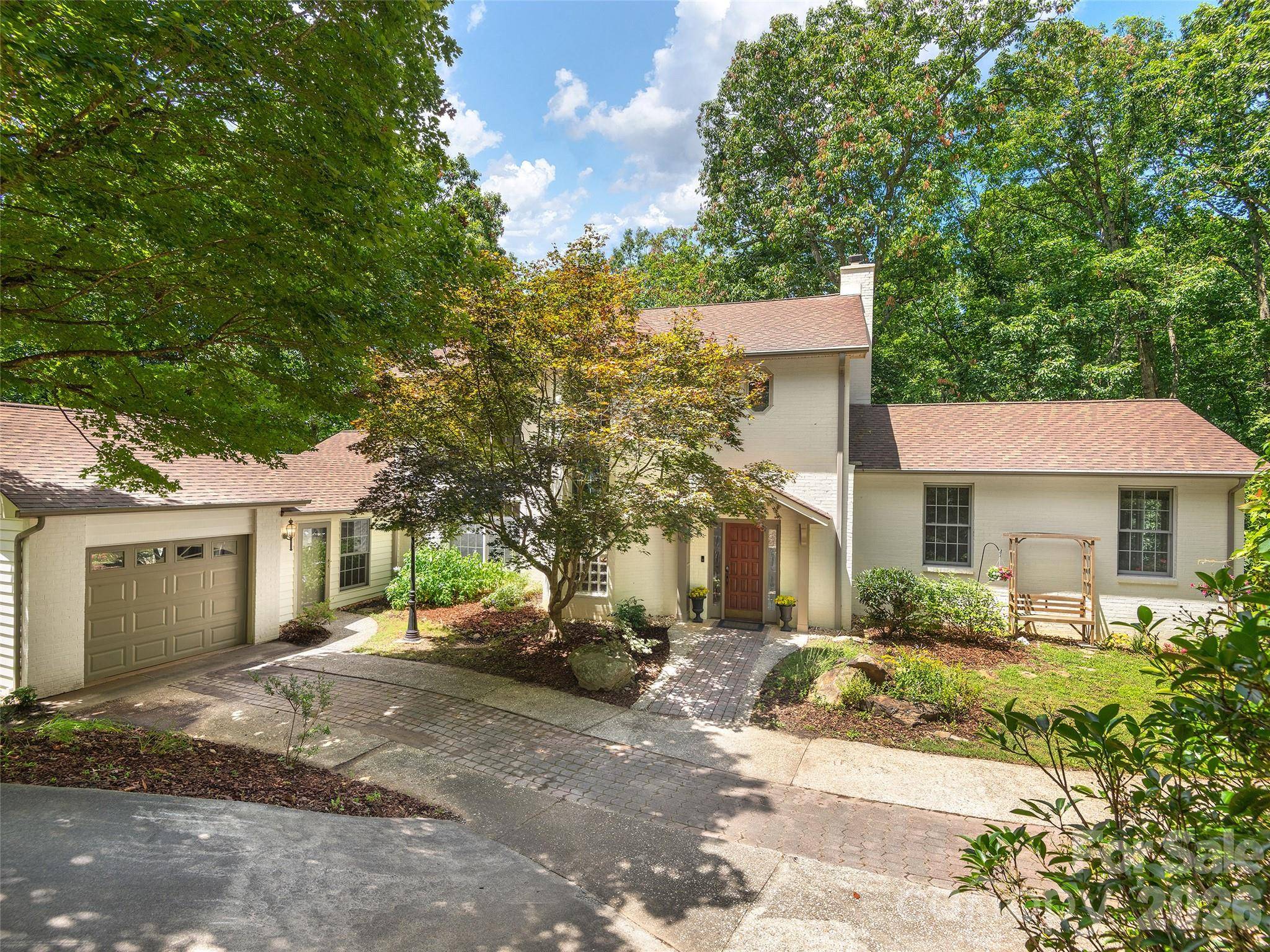 608 Upper Sondley DR, Asheville, NC 28805