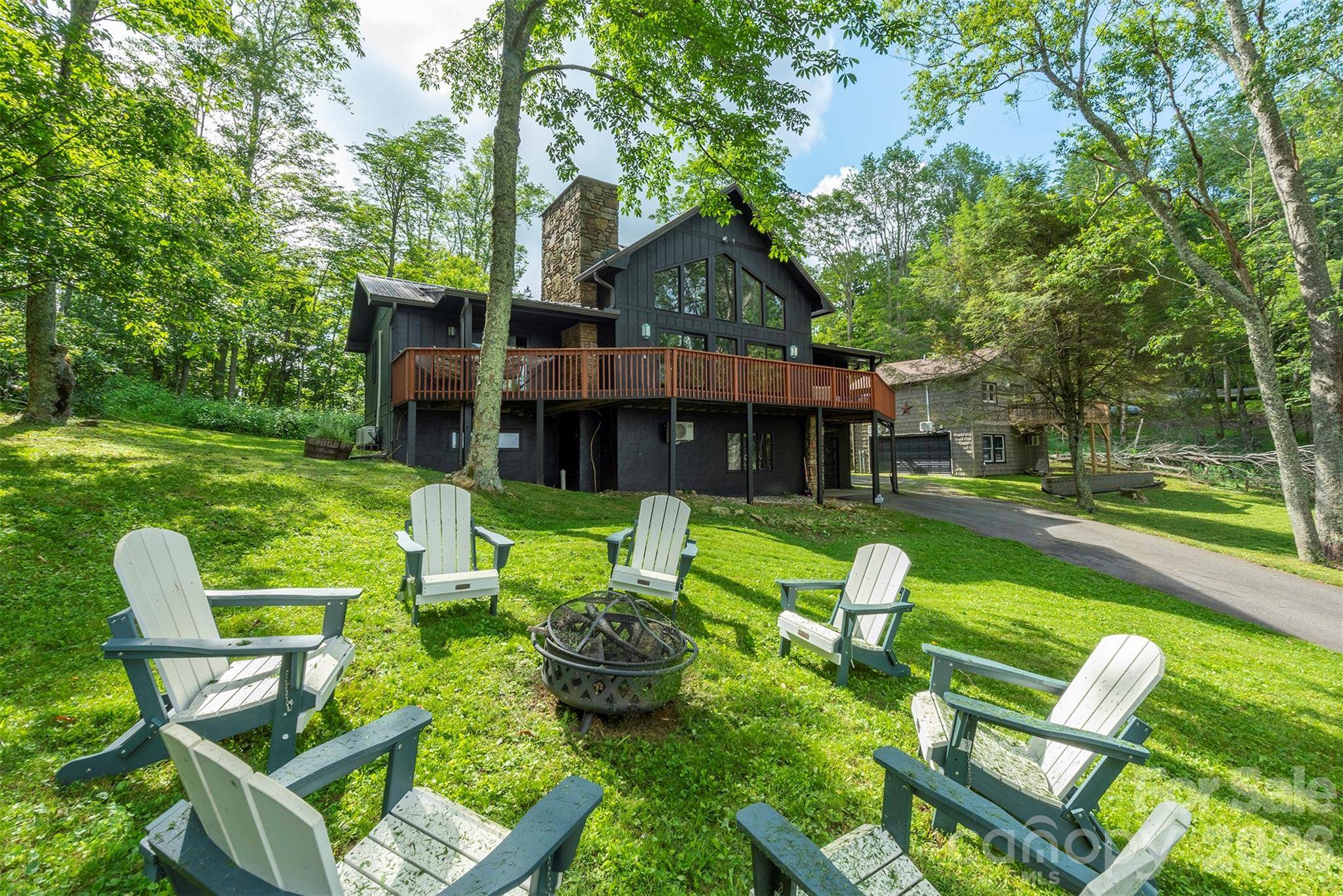 2338 El Miner DR, Mars Hill, NC 28754