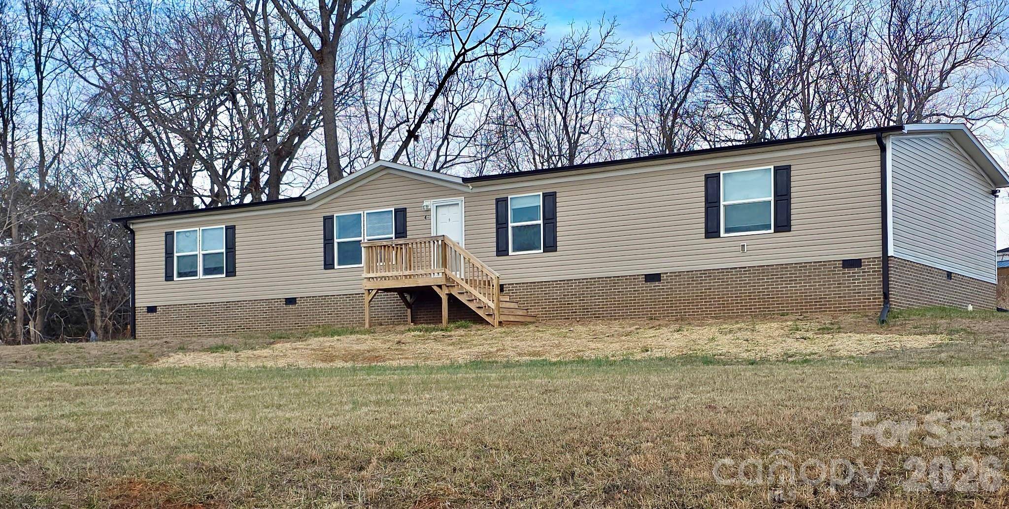 44 Howard Norton DR, Hiddenite, NC 28636