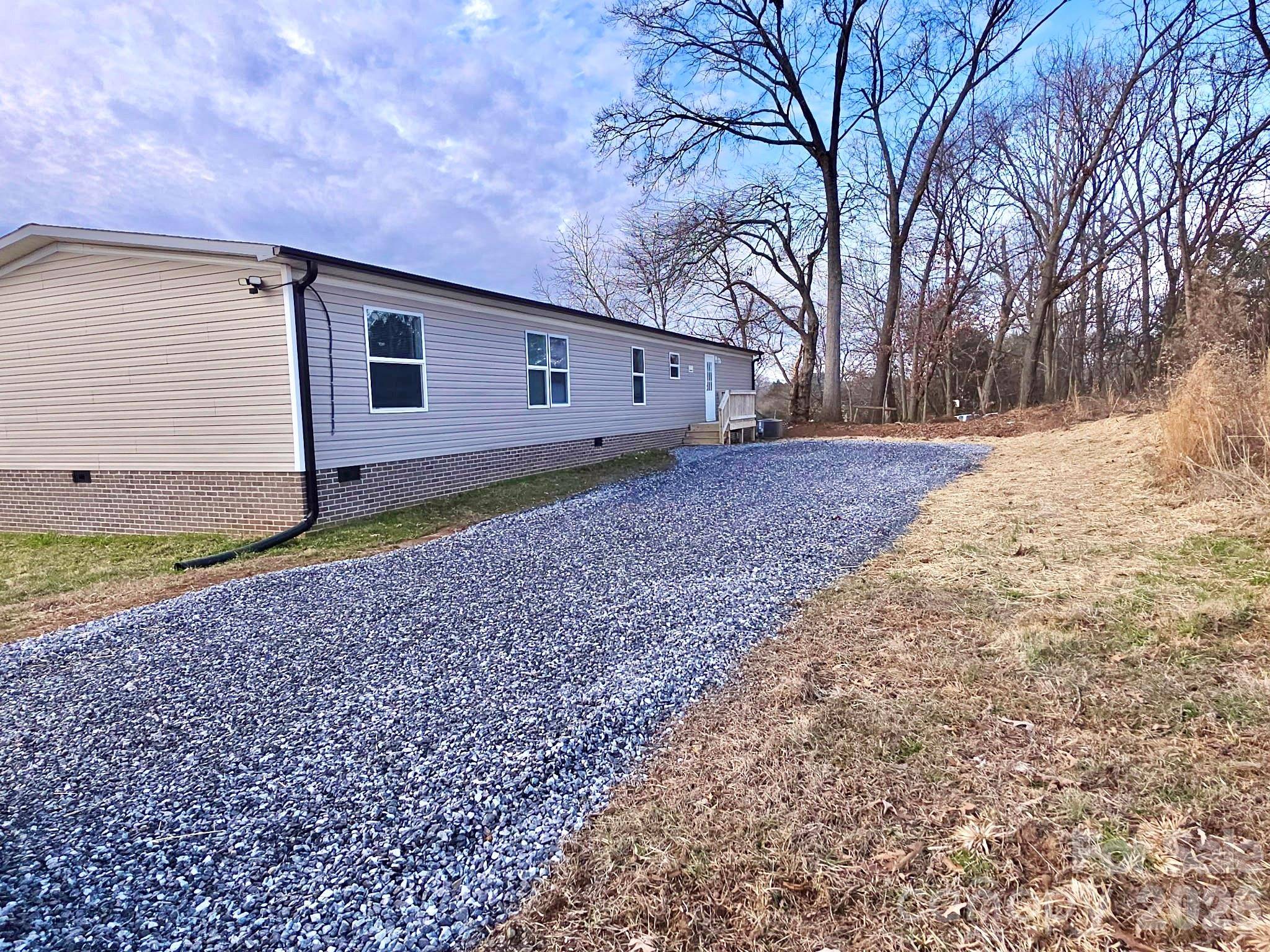 44 Howard Norton DR, Hiddenite, NC 28636