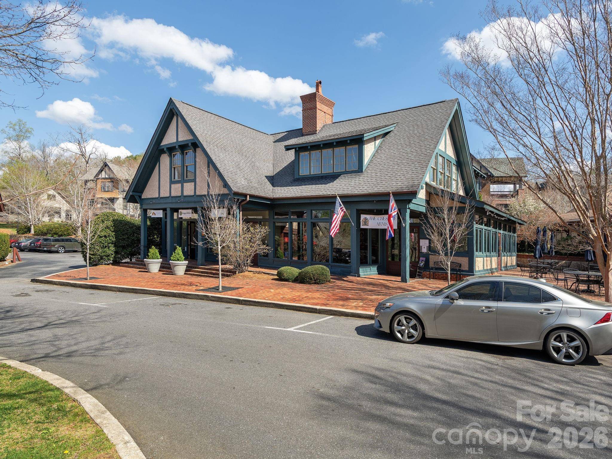 2 E Market ST, Black Mountain, NC 28711