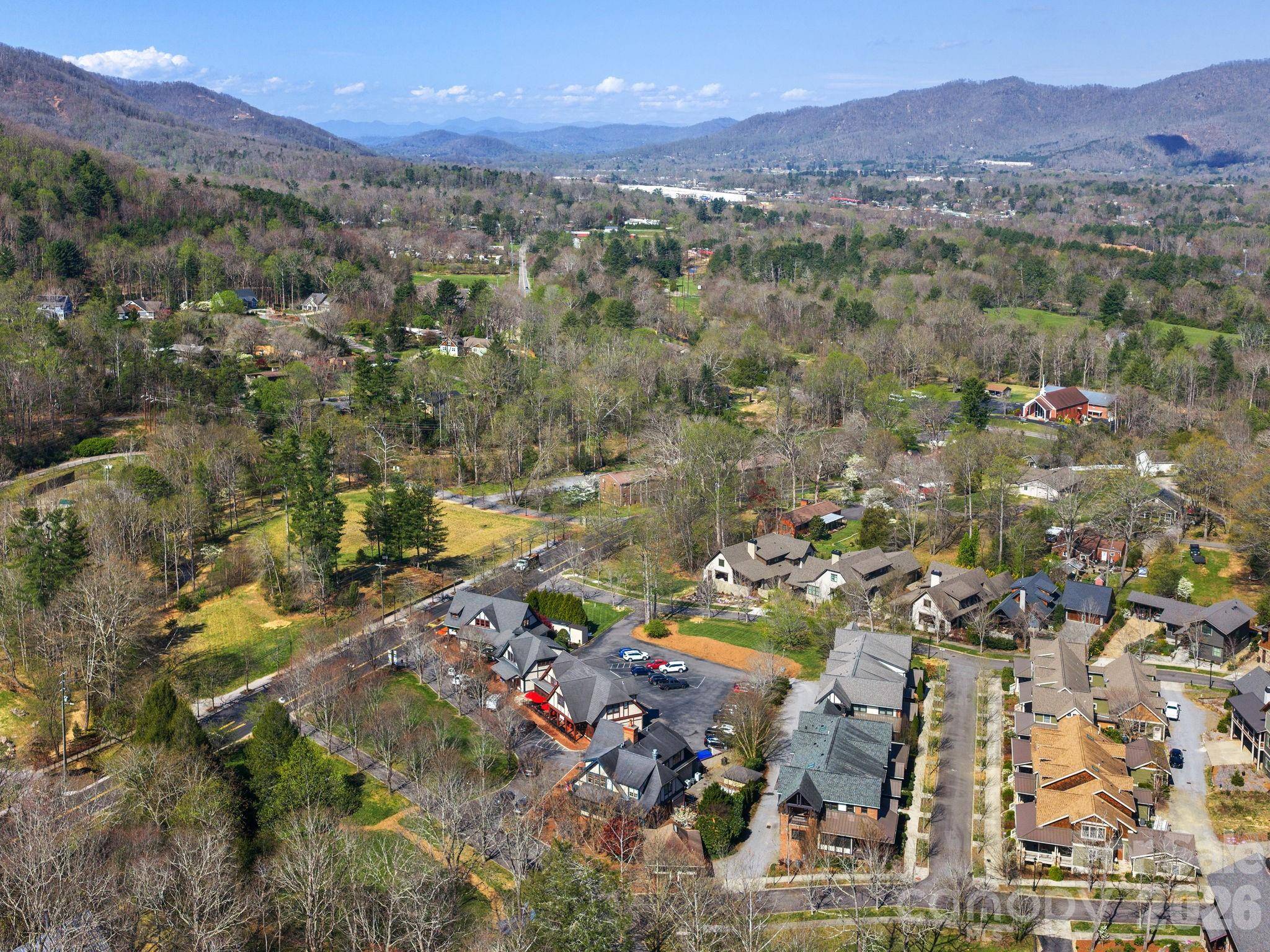 2 E Market ST, Black Mountain, NC 28711