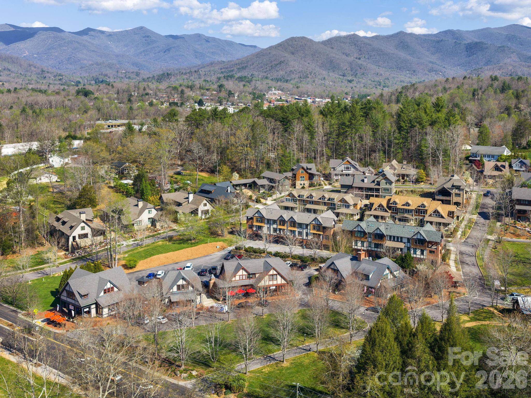 2 E Market ST, Black Mountain, NC 28711
