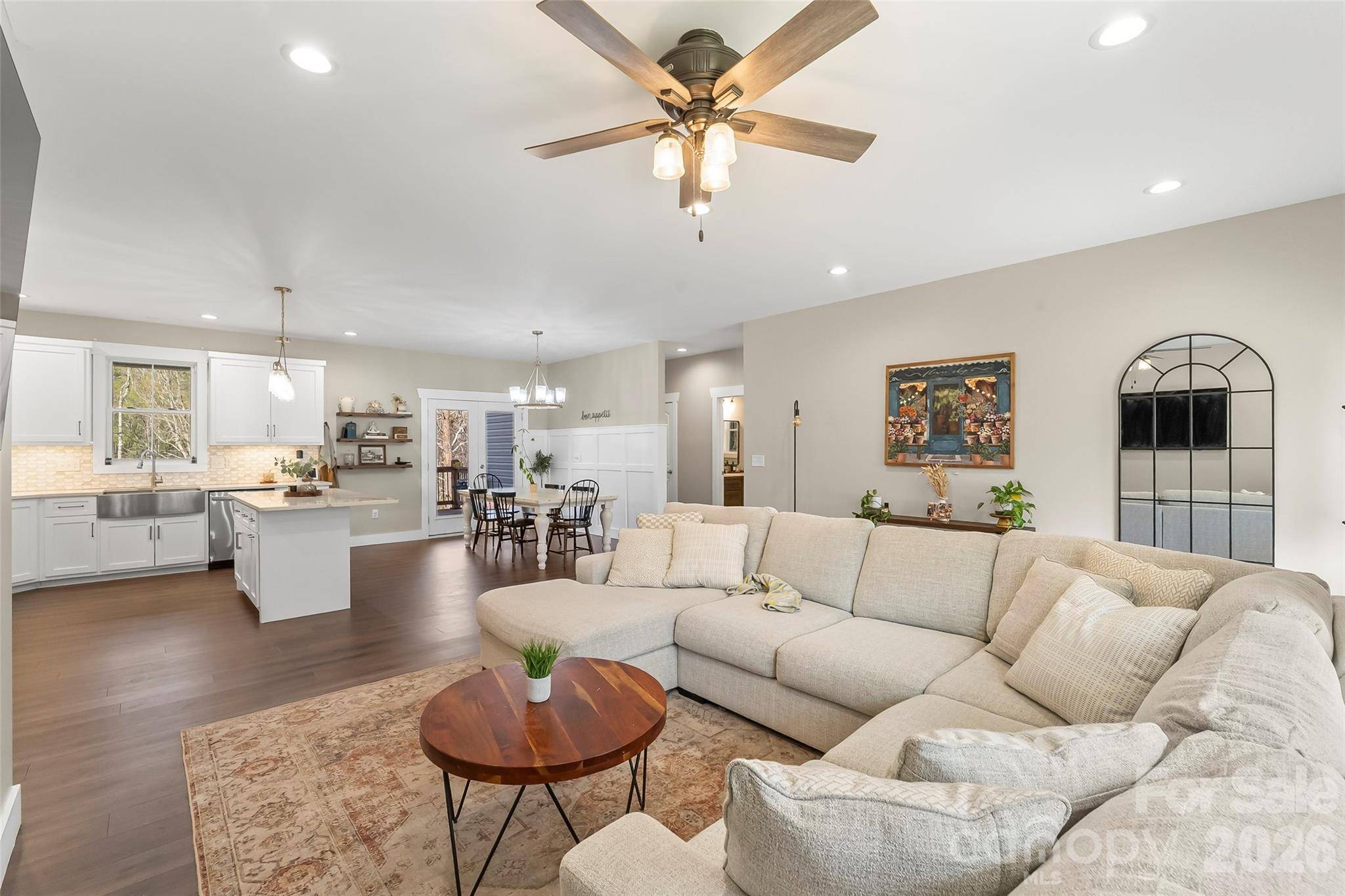 126 Doe Path CIR, Hudson, NC 28638