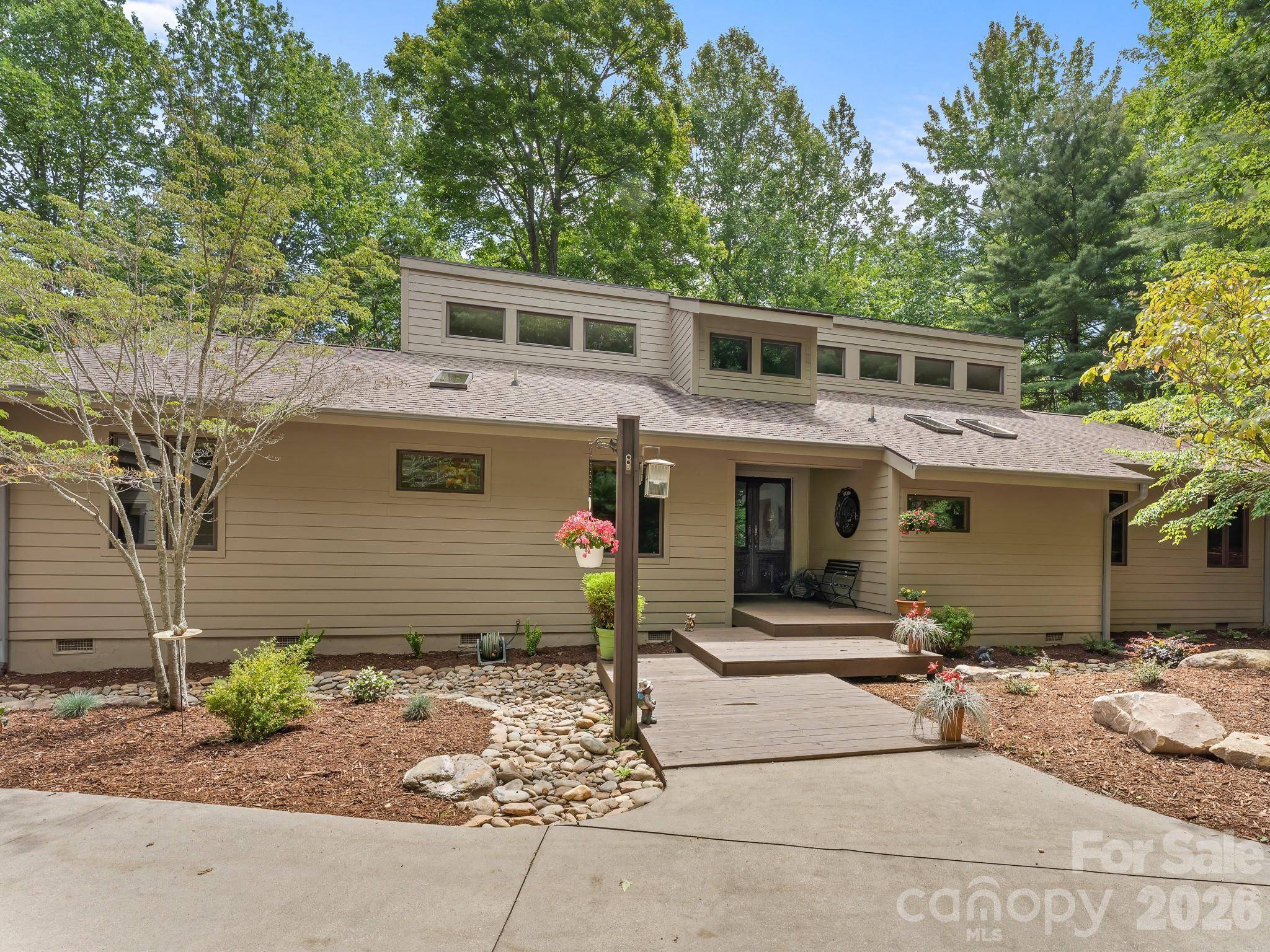 1370 Salola LN, Brevard, NC 28712