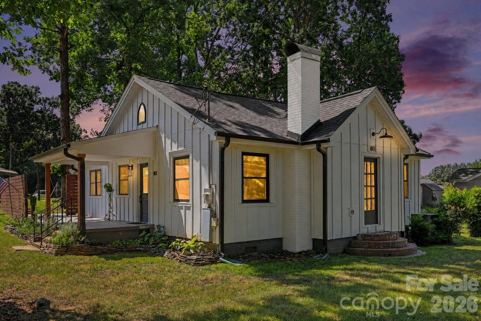 801 W Catawba AVE, Mount Holly, NC 28120