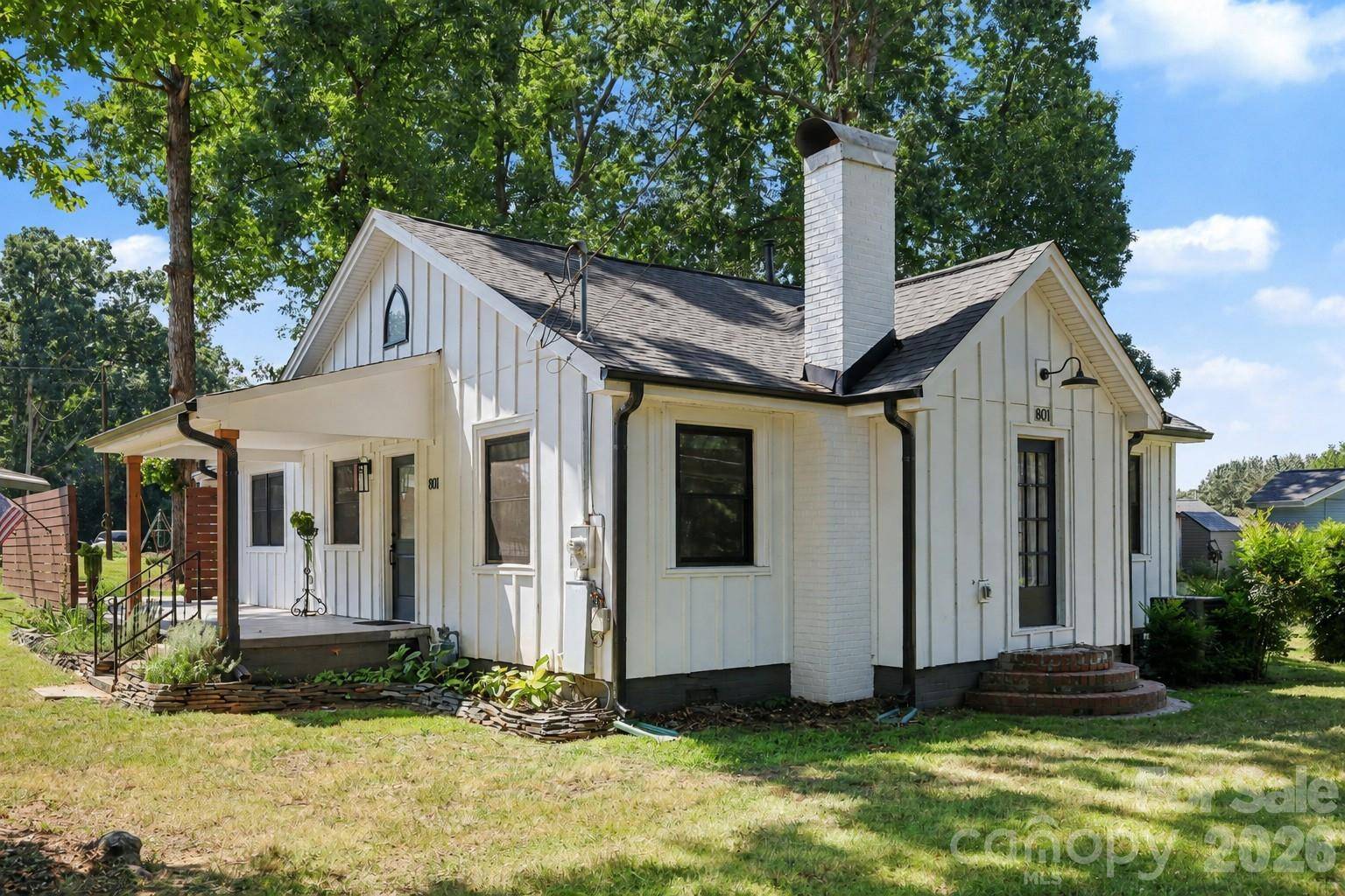 801 W Catawba AVE, Mount Holly, NC 28120