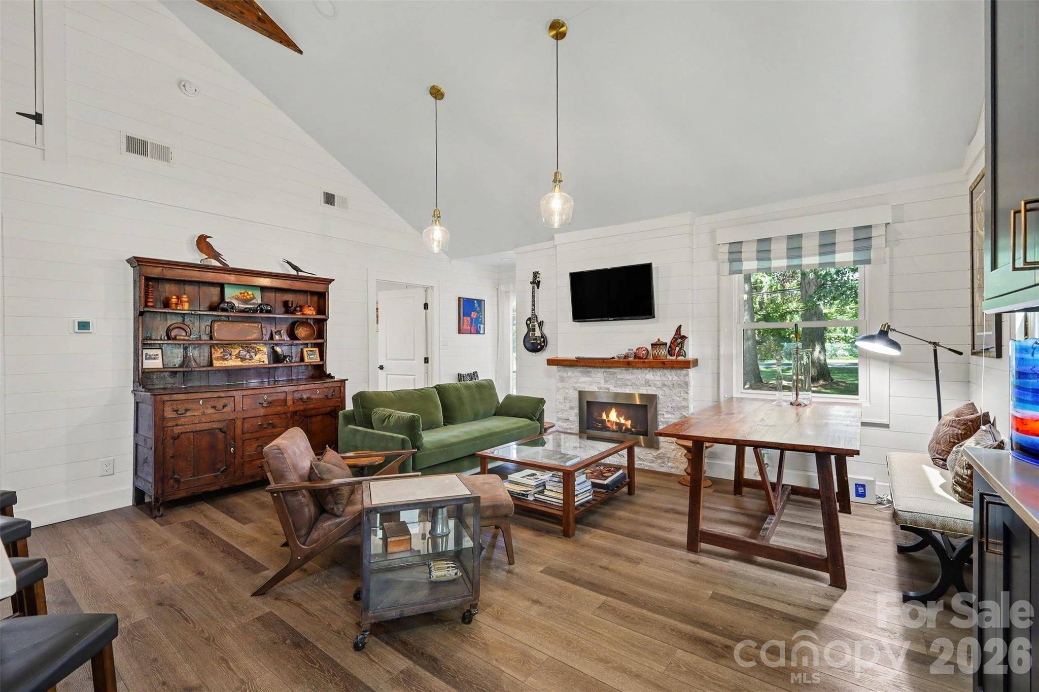801 W Catawba AVE, Mount Holly, NC 28120
