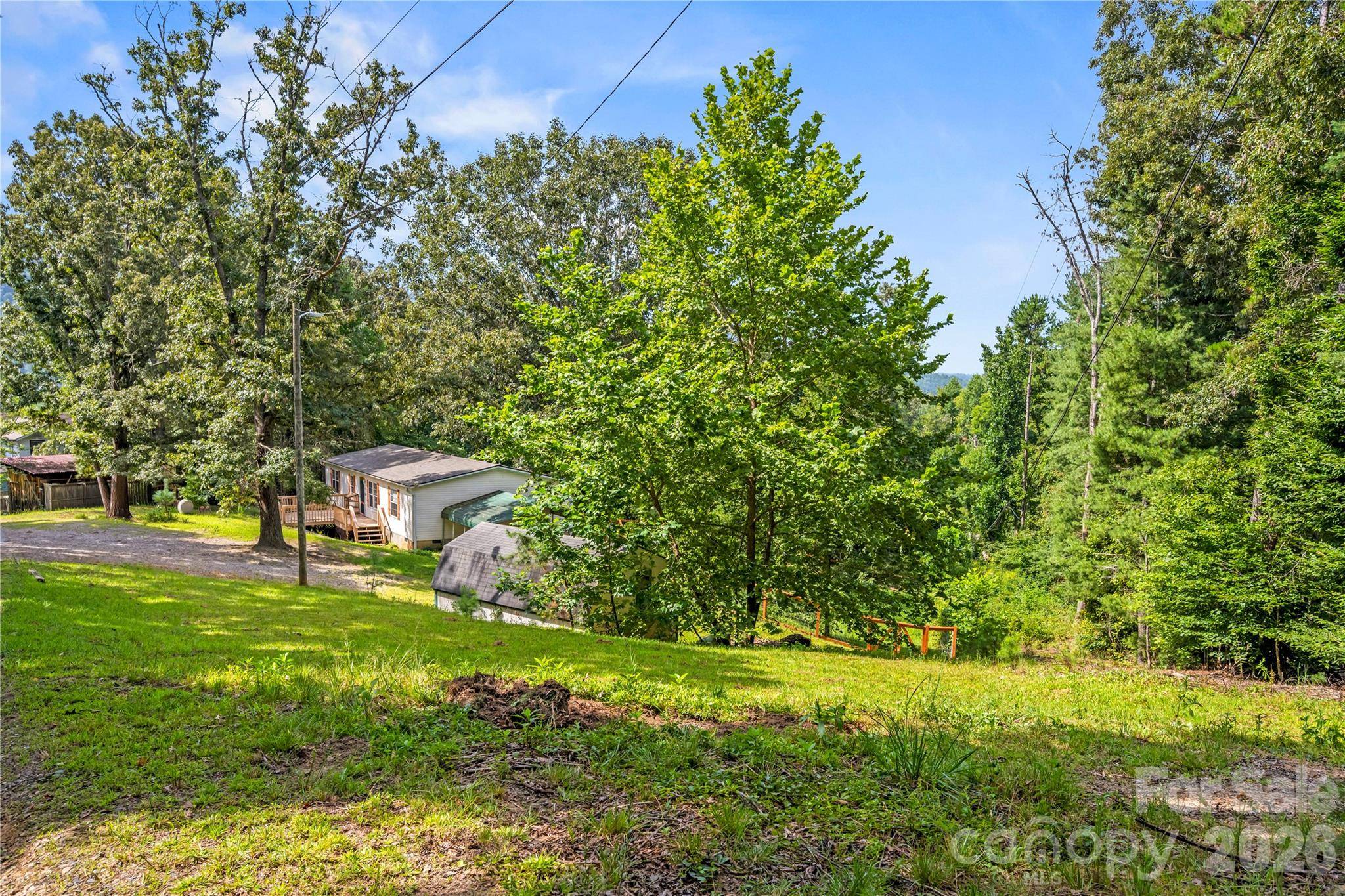 16 Vance Cemetery RD, Weaverville, NC 28787
