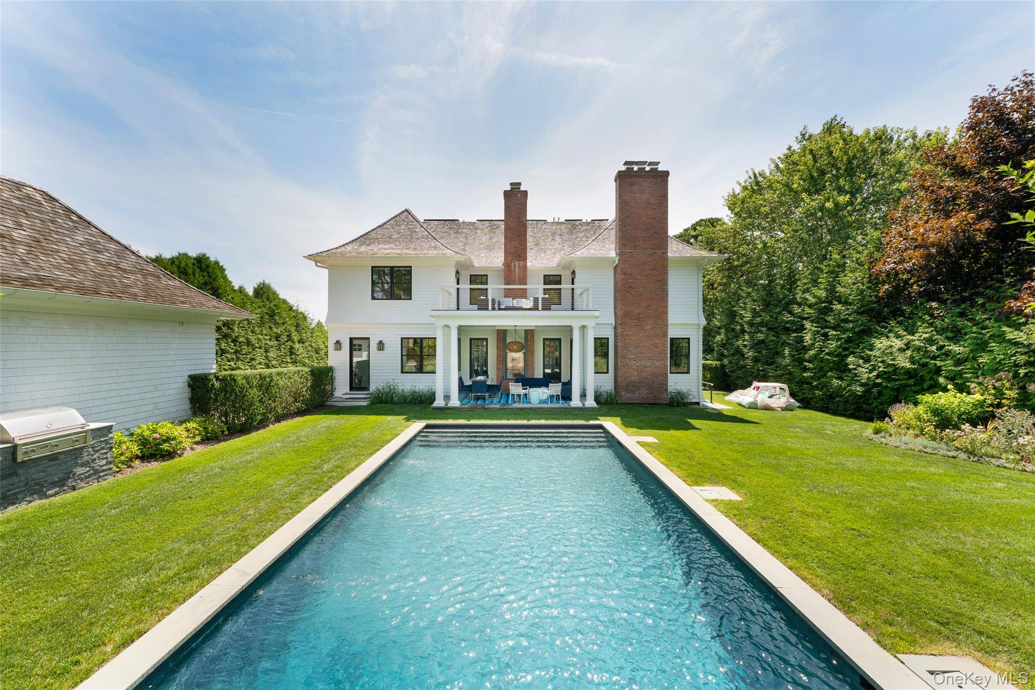 65 Middle Pond RD, Southampton, NY 11968