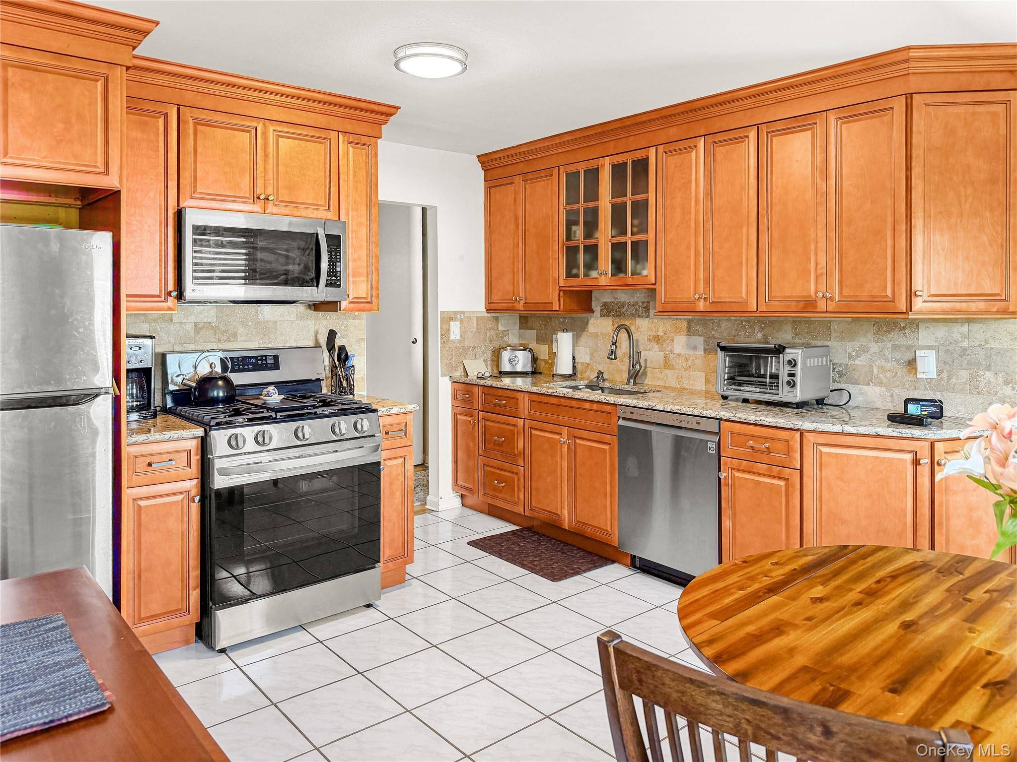 260-56 Waverly Ave #56, Patchogue, NY 11772
