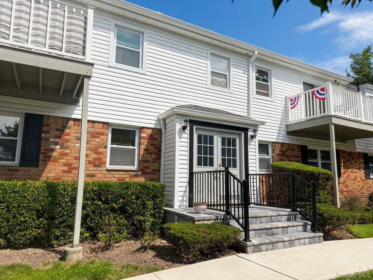 260-56 Waverly Ave #56, Patchogue, NY 11772