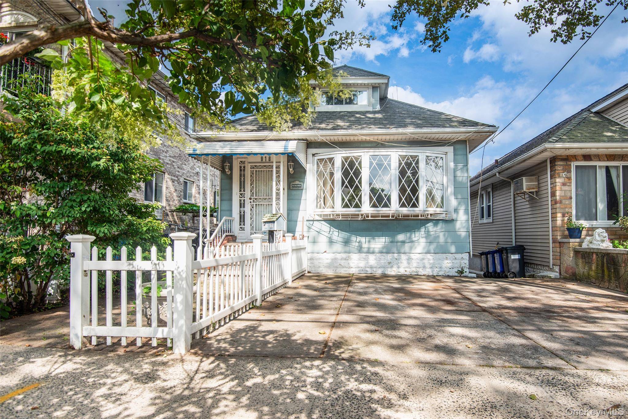 916 Hollywood AVE, Bronx, NY 10465