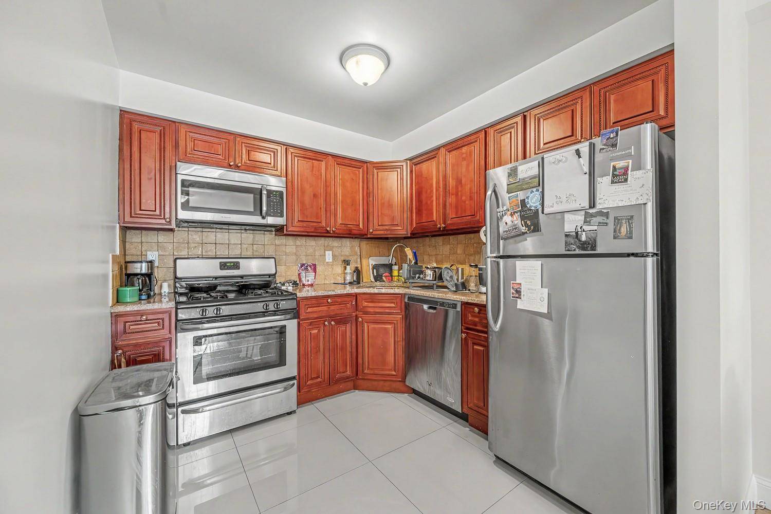 28-29 35th ST, Astoria, NY 11103