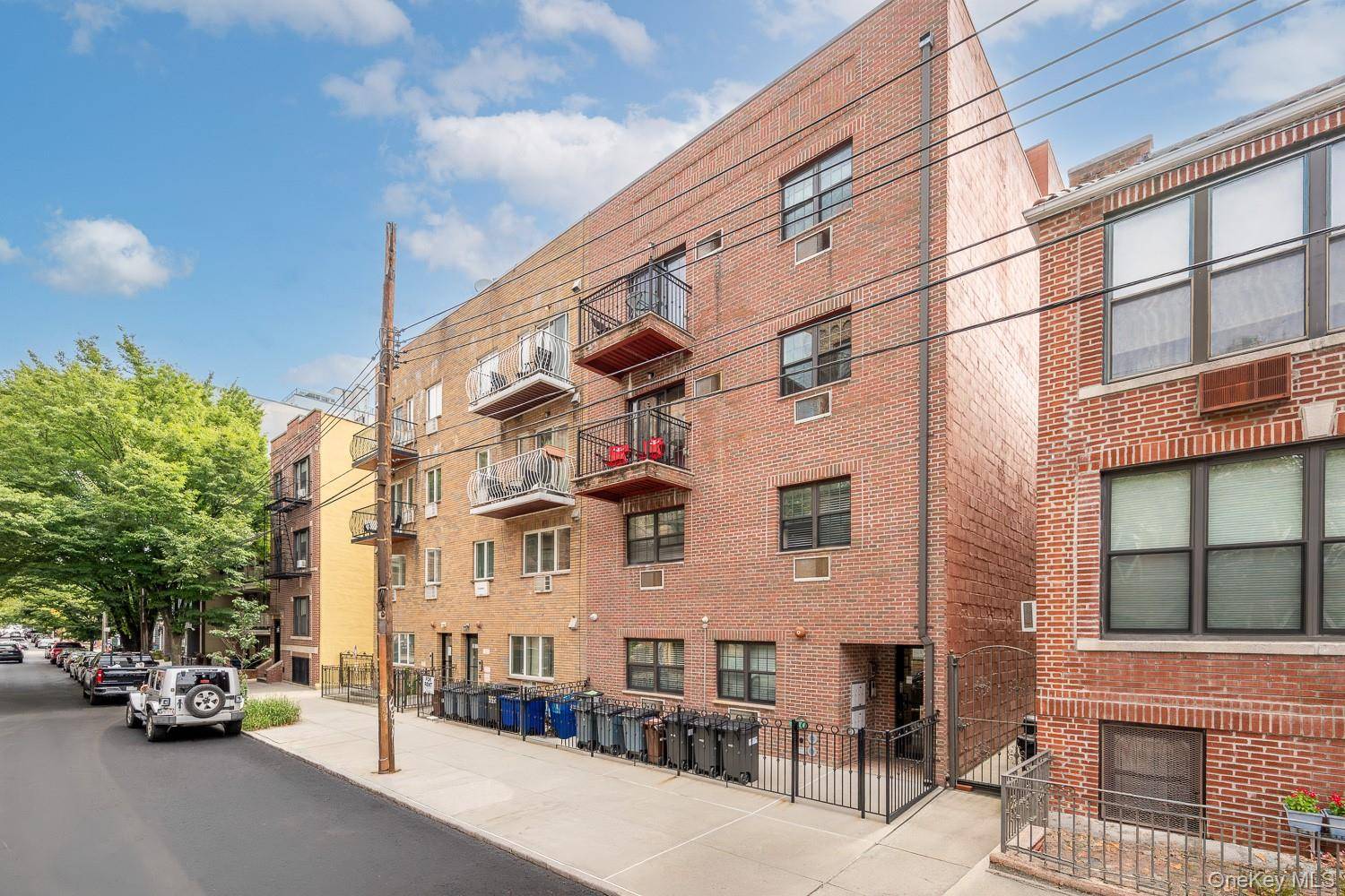 28-29 35th ST, Astoria, NY 11103