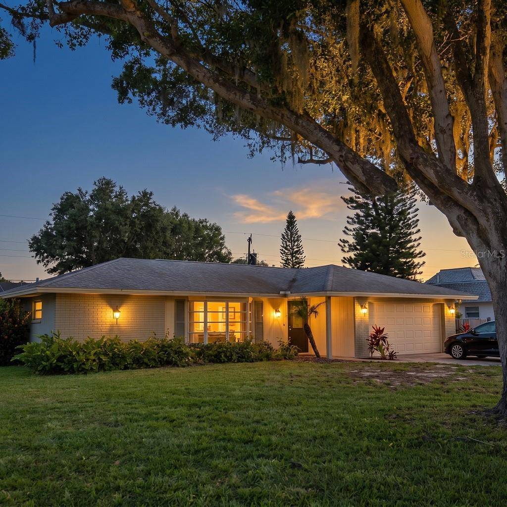 3926 CALLIANDRA DR, Sarasota, FL 34232