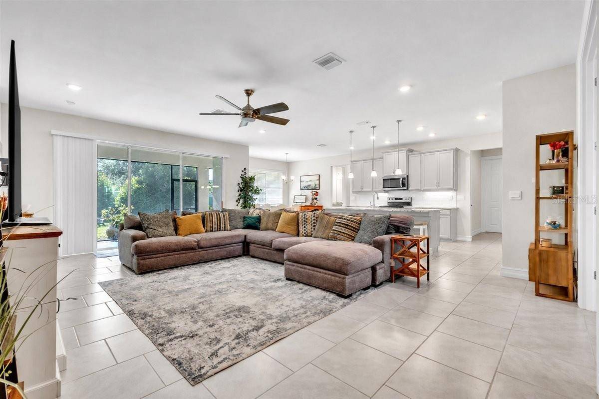 2065 NUREMBERG BLVD, Punta Gorda, FL 33983