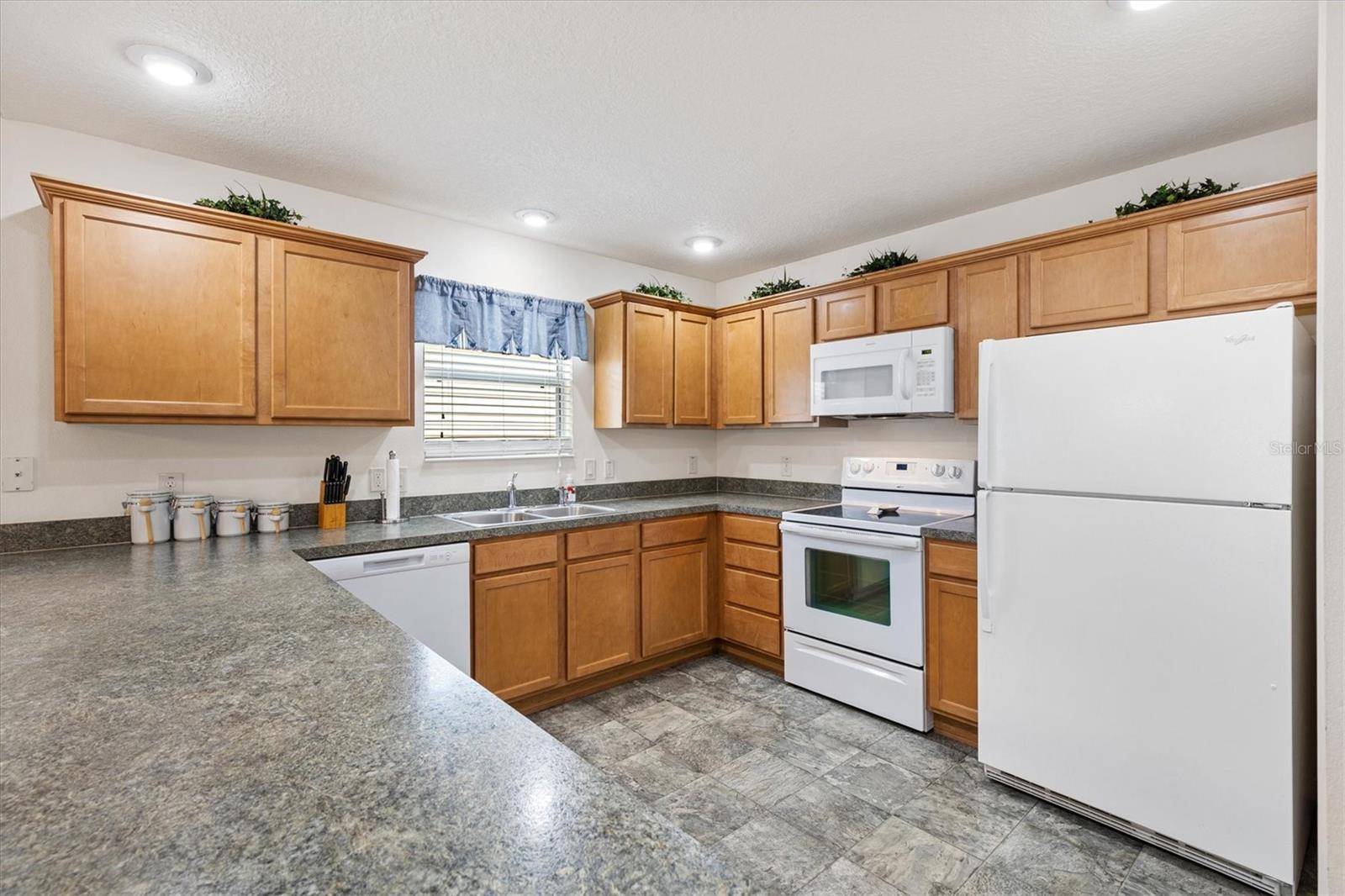 2192 SHANEWOOD CT, The Villages, FL 32162