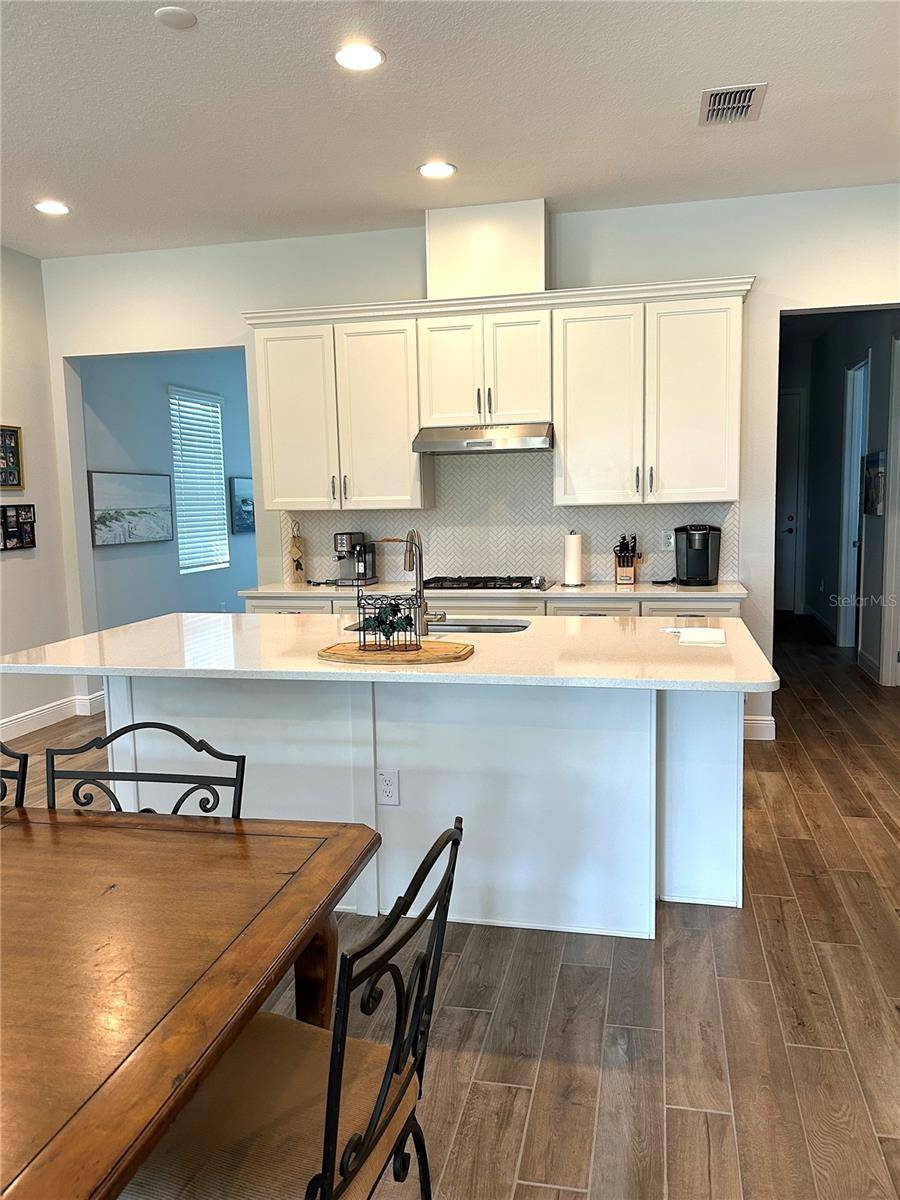 2042 KEY BAY TRL, Kissimmee, FL 34747