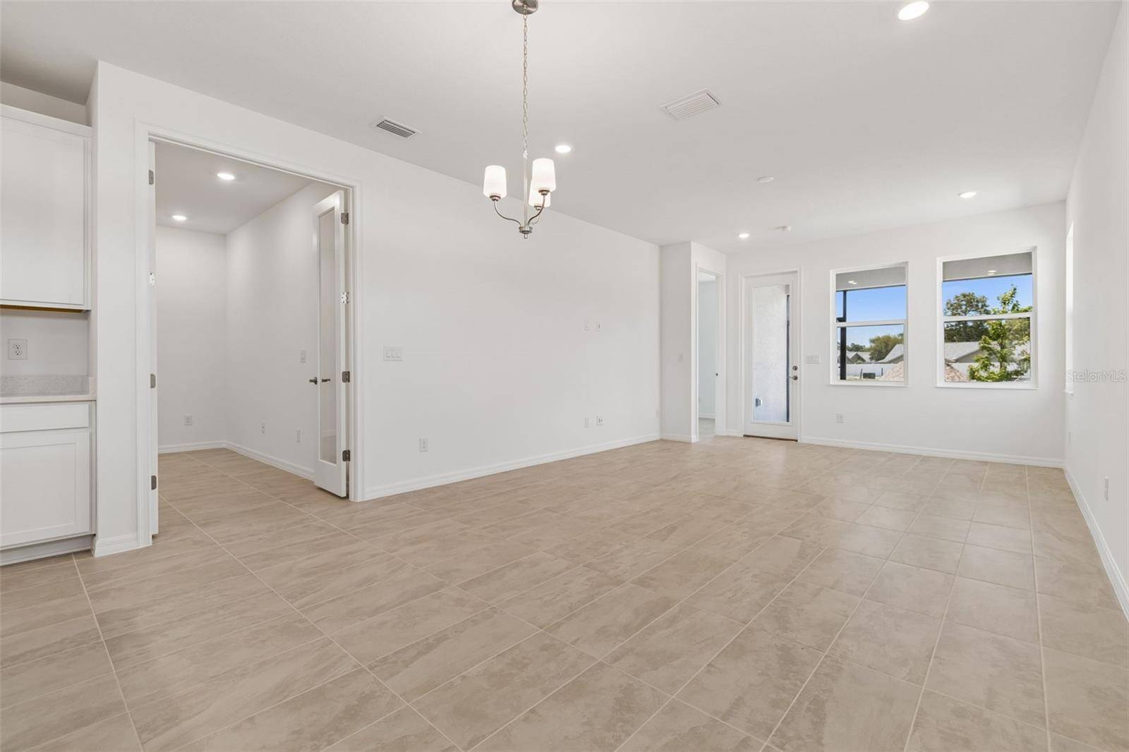 3744 NANDINA CIR, Sun City Center, FL 33573