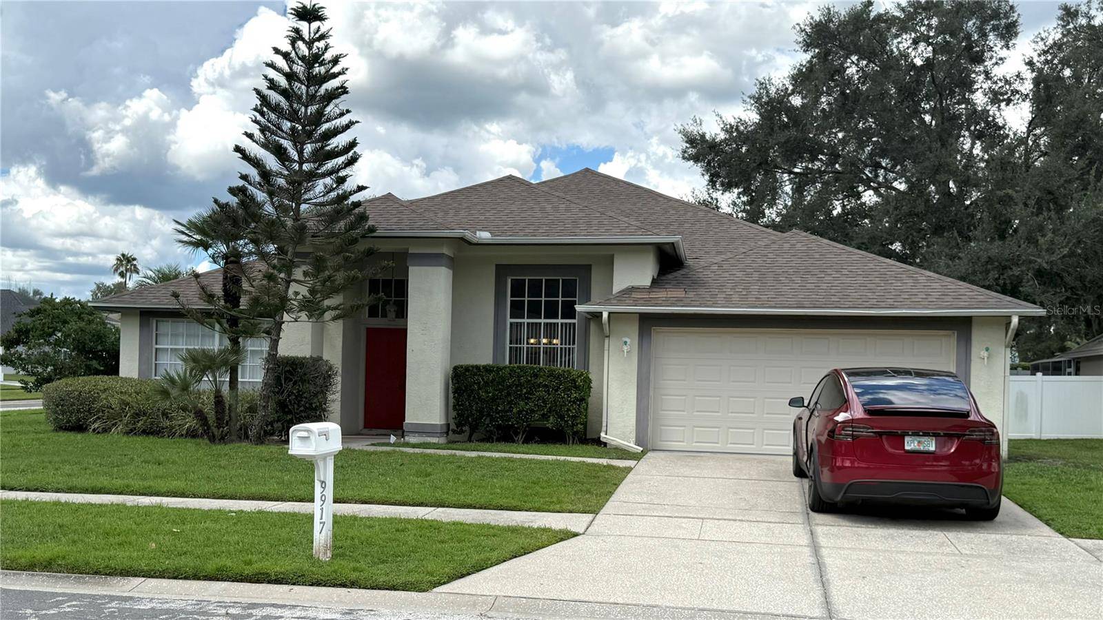 9917 COLONNADE DR, Tampa, FL 33647