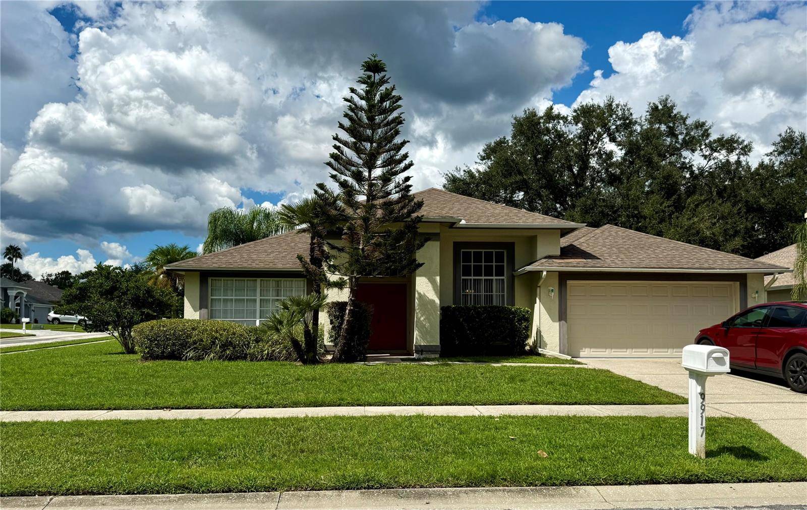 9917 COLONNADE DR, Tampa, FL 33647